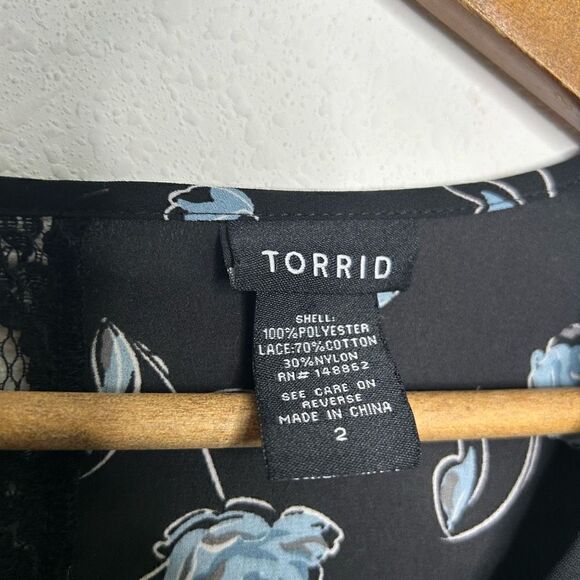 Torrid Women’s Blue Floral V Neck Hi Low Tunic Top Size 2 (2X) - Picture 7 of 8